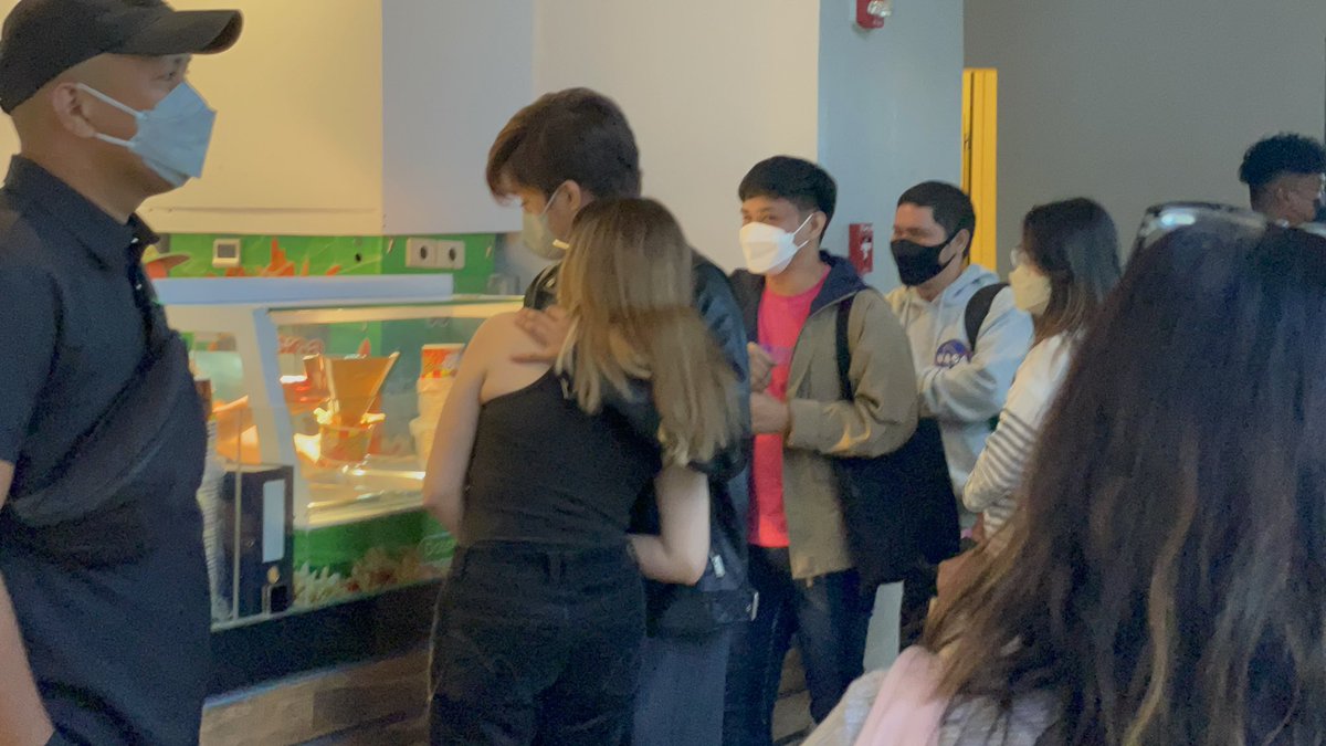 JhoeyPascua's tweet photo. What a sweet gesture of @kdestrada_ to @alexailacad love birds is in the house!! 

Subcribe to my YOUTUBE for clips later : https://t.co/q7RHWvDfRV https://t.co/YRrMLwVX03