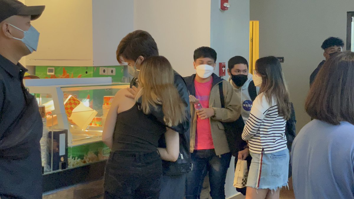 JhoeyPascua's tweet photo. What a sweet gesture of @kdestrada_ to @alexailacad love birds is in the house!! 

Subcribe to my YOUTUBE for clips later : https://t.co/q7RHWvDfRV https://t.co/YRrMLwVX03