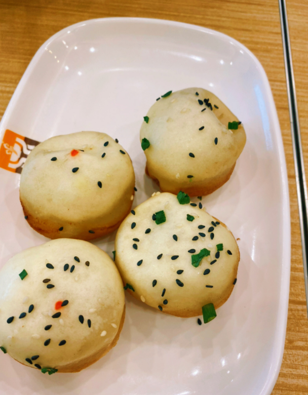 CarrYedda's tweet photo. 今天的下午茶，有点超标了  。 https://t.co/yIx5PbyFvm