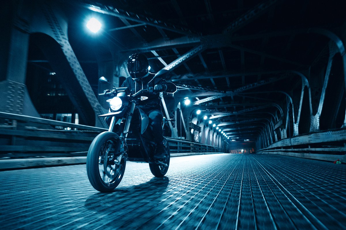 HWoodElectrics's tweet photo. The #ZeroFXE... An #ElectricMotorcycle like no other.
78 ft-lb of Peak Torque, on only 298 lb curb weight, at 1-2 cents/mile... THAT is the definition of 2-Wheeled Fun!
We know, as we raced its #ZeroFXS predecessor up #PikesPeak!
Experience Zeros at #HollywoodElectrics in #LA! https://t.co/d0uHAHo2dF