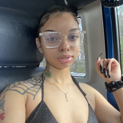thejaslynn's tweet photo. #NewProfilePic https://t.co/pj0pHgG9h7