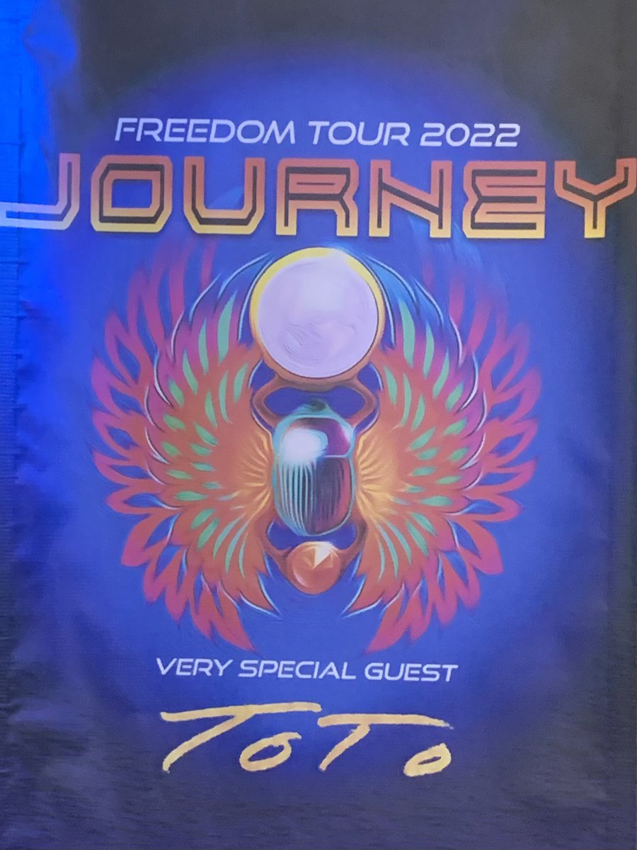 stmarshall8's tweet photo. What a fabulous evening with my amazing friend. @JourneyOfficial https://t.co/BupYTtt1Tr