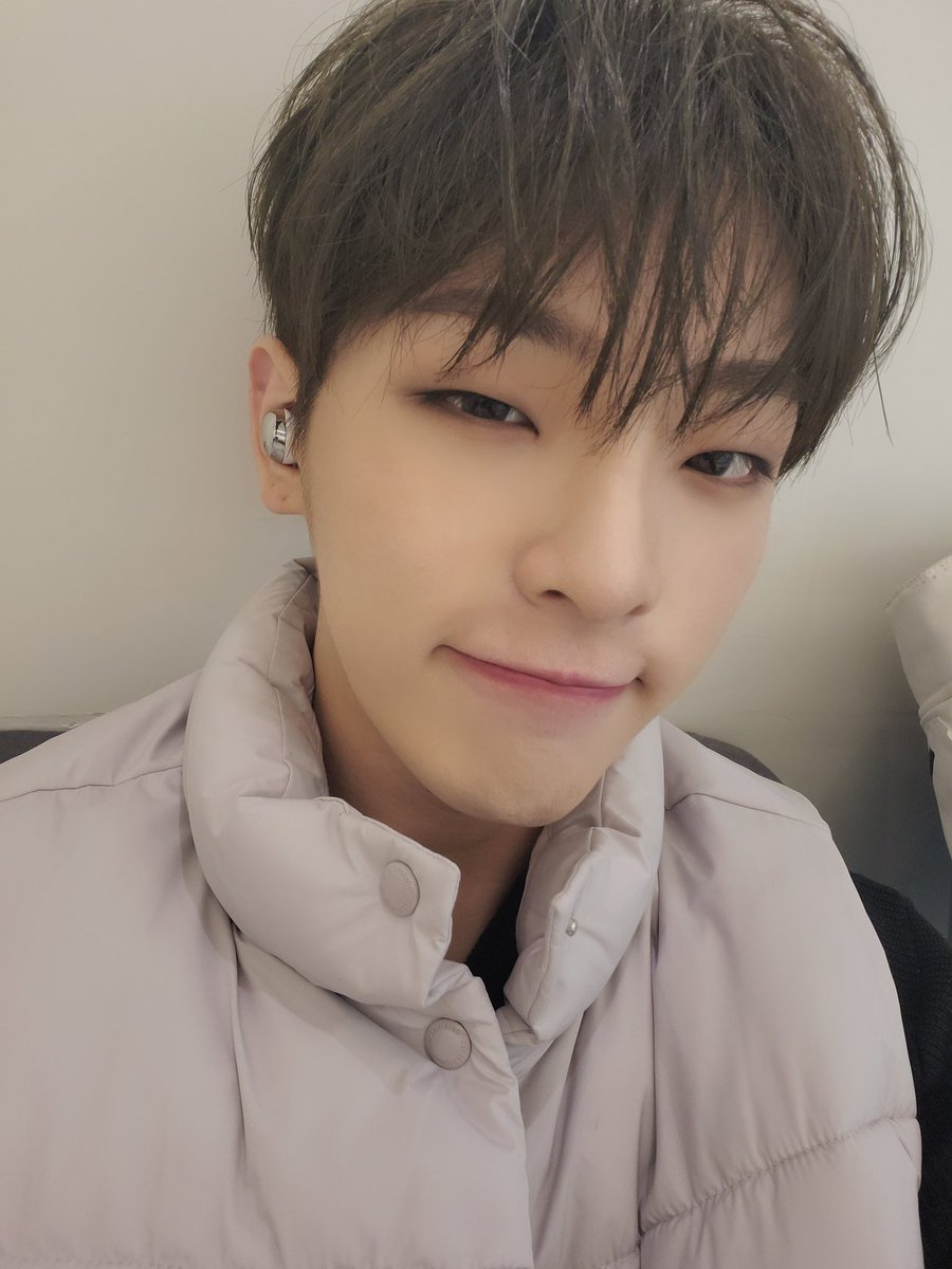 KINGDOM_peru's tweet photo. 『 TWITTER | «17.03.22»』

[MUJIN👑]

Te amo, byoong 💝

#KINGDOM #킹덤 #MUJIN #무진
@KINGDOM_GFent

Esp: @KINGDOM_peru https://t.co/pJxQU0jeNo