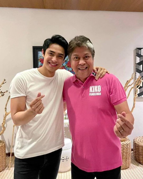 ABSCBNNews's tweet photo. LOOK: Kapamilya star @donnypangilinan appears on a photo with vice presidential candidate @kikopangilinan ahead of the COMELEC VP debates and the huge #PasigLaban rally of Team Leni-Kiko. #Halalan2022 | via @JervisManahan https://t.co/bg34SnNn9t