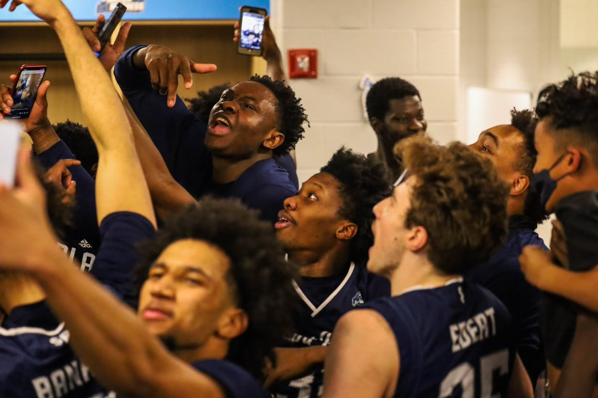 PeacocksMBB's tweet photo. These guys are special, man

#StrutUp🦚 https://t.co/UarxPnZphc