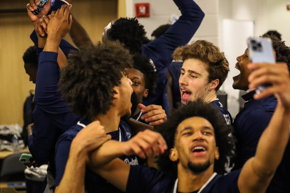 PeacocksMBB's tweet photo. These guys are special, man

#StrutUp🦚 https://t.co/UarxPnZphc