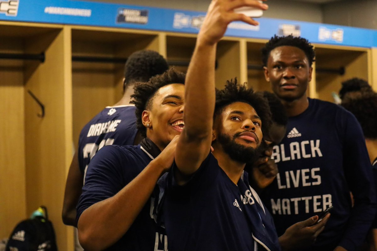 PeacocksMBB's tweet photo. These guys are special, man

#StrutUp🦚 https://t.co/UarxPnZphc
