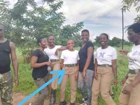 malawi_24's tweet photo. BABY MALAWI POLICE

Anthu atutumuka Kuma area pamene ku police kwalembedwa tima baby face police officers, ena akuti nkutheka apanga izi dala ndicholinga choti tikathane ndi ana anzawo ongoyendayenda mma town a Blantyre ndi Limbe. https://t.co/d2Mop2oBWe