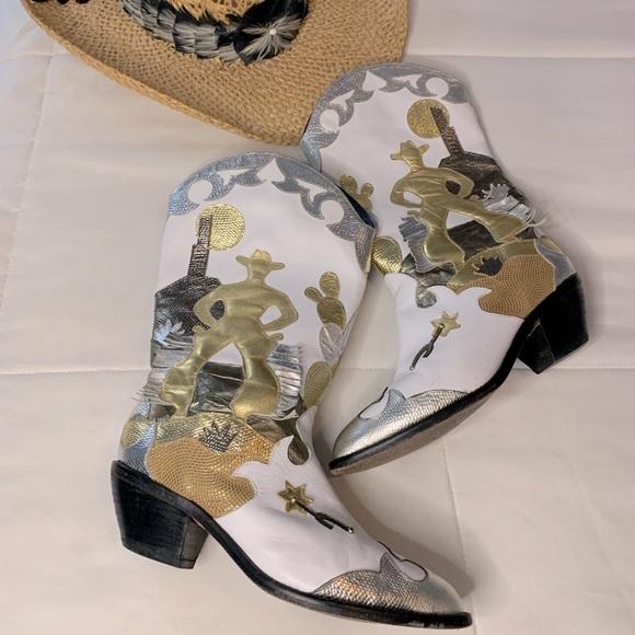 aspentreeshop's tweet photo. So good I had to share! Check out all the items I'm loving on @Poshmarkapp #poshmark #fashion #style #shopmycloset #zalo: https://t.co/twEoCoEi3o https://t.co/N6TZ7C3FTR