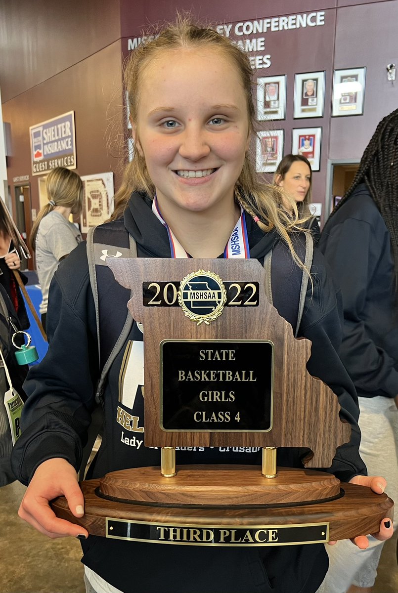 reutter_lisa's tweet photo. Such a great season for the Lady Helias Catholic Lady Crusaders Basketball.  Finished in 3rd place today and we couldn’t be happier for them!  Congratulations to everyone!  Also, thank you to everyone that came out to support Brooke and her team. https://t.co/nuSZwjTlu1
