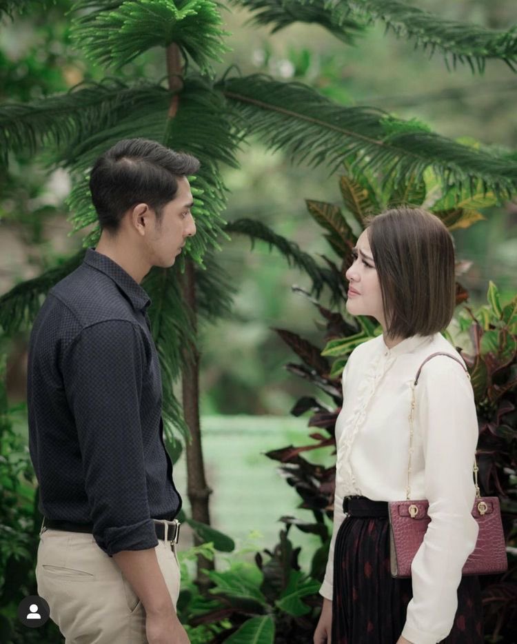 heyitsmendels's tweet image. We miss the old of #IkatanCinta 💔🥀

Kembalikan lagi vibes yang dulu. dimana penonton selalu dibuat tegang&amp;amp;ot, adanya pesan yg bisa diambil utk dijadikan contoh, rasa yg tersampaikan dgn baik bahkan trailer pun selalu dinanti.

Kami rindu akan semua itu. 

#IkatanCintaBadScript