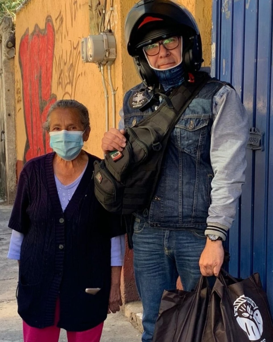 flipperosw's tweet photo. Doy gracias a Dios que me permitió servir entregando despensas del ministerio de 12 canastas, mi primera vez, Dios es bueno todo el tiempo.... https://t.co/1xnYwUdA3j