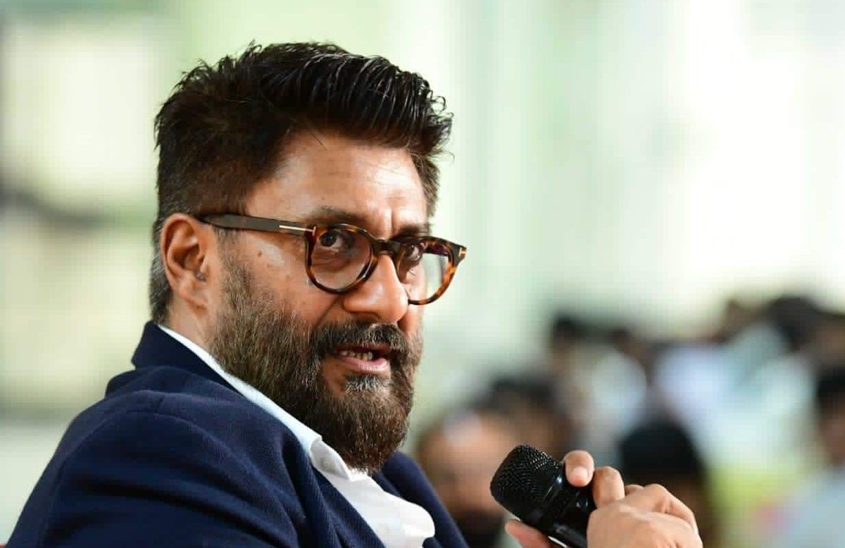 तस्वीर में दिख रहे बंदे ने  कमाल का "विवेक" पाया है जब अगले ने देखा कि उसे बॉलीवुड ने शुरू में बतौर एक्टर, रायटर और डायरेक्टर के रूप में खारिज कर दिया है तो उन्होंने वो रास्ता पकड़ा जो कभी "लेनी राइफेनस्टाहली" ने पकड़ा था #VivekRanjanAgnihotri