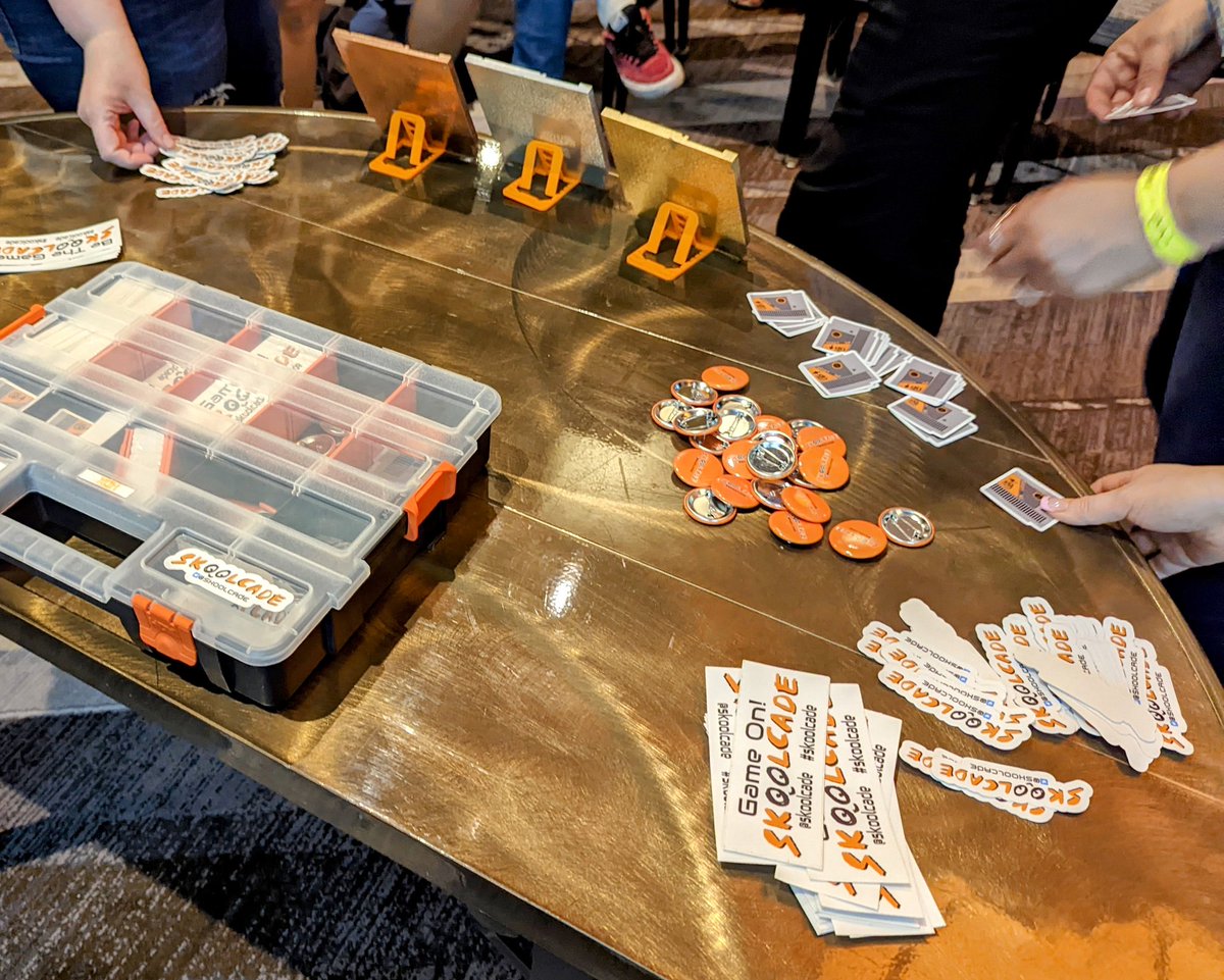 StacyKTweets's tweet photo. Loved seeing K-12 Game Design & #Coding w #SpringCUE22's Augustine Garcia & David Romano! Ss don't just play video games, they Design & Build & Compete! #Gamer #CodingForKids #WeAreCUE #CUE22 #SAUSDGraduateProfile High Skill, High Wage, High Demand Careers
https://t.co/WdnwvIBT2g https://t.co/8LdoryKAg9