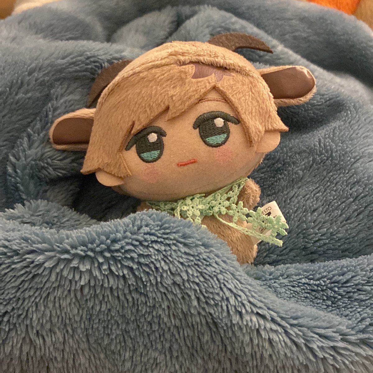 Don’t worry Tsuzuyagi is still here. He’s just keeping me company more at home now. Look at his little scarf