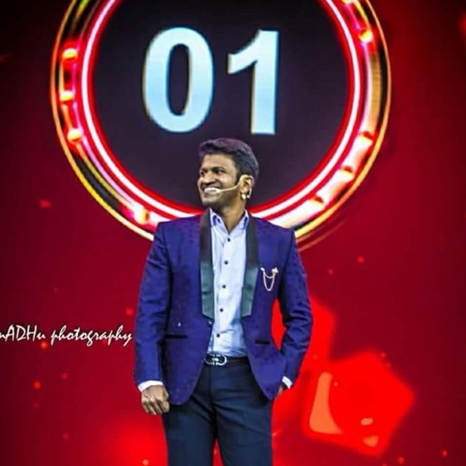 SAMARTHC9's tweet photo. #James #BoloBoloJames  #AllTimeIndustryHitJames @PuneethRajkumar https://t.co/8SSF5RfnEj