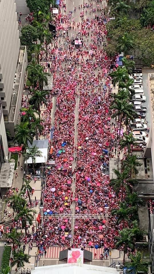 peanut073019's tweet photo. Beld-Beld-Beld the Penk-Penk-Penk! (12:30 pm pa lang, party na in Emerald Ave.!) #PasigLabanParaSaTRoPa #PasigForLeniKiko #PasigisPink #emeraldave #10RobredoPresident #7KikoPangilinanVicePresident https://t.co/1FzLTwdDGz