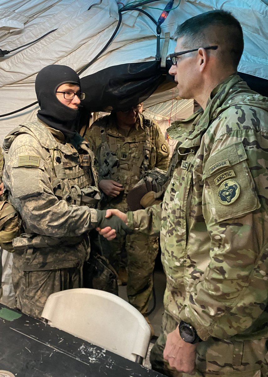 brian_eifler's tweet photo. Recognized two great life-savers this week: SGT Kastner and SPC Lavorse from 5-1 Cavalry. Both saved Soldiers lives in the field by “just doing my job sir”. Proud to be on their team.
#SubZeroHeroes https://t.co/pv2zNtQm2x