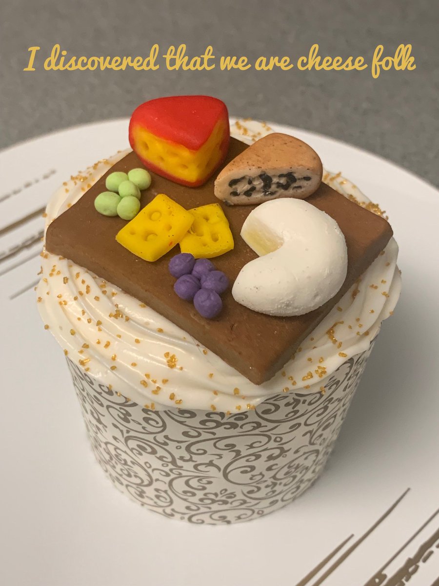 4_Min_Warning's tweet photo. Just sent in my #fannibalfest cupcake design! Franklyn: “I discovered that we are cheesefolk.” S1 E7 Sorbet
I made Camembert, Emmentaler, Gorgonzola, grapes &amp; the board out of fondant, following a tutorial on clay miniatures😂Had a lot of fun making it https://t.co/Vfr88RFWGD