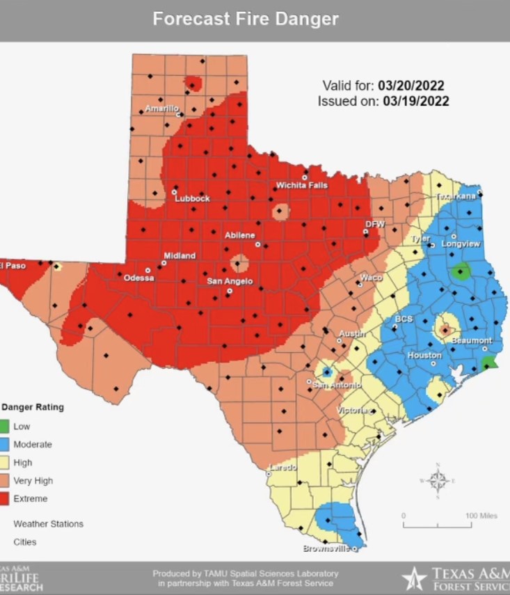 FortWorthFire's tweet photo. 🔥#Wildfire Danger Rating: EXTREME🔥 The @TXForestService has put #FortWorth &amp; #Tarrant County in THIS category. It's incredibly important for residents to do their part in preventing wildfires. #yourFWFD has upstaffed brush trucks &amp; water tenders BUT we need you're help! [1/2] https://t.co/5gGWFsckh6