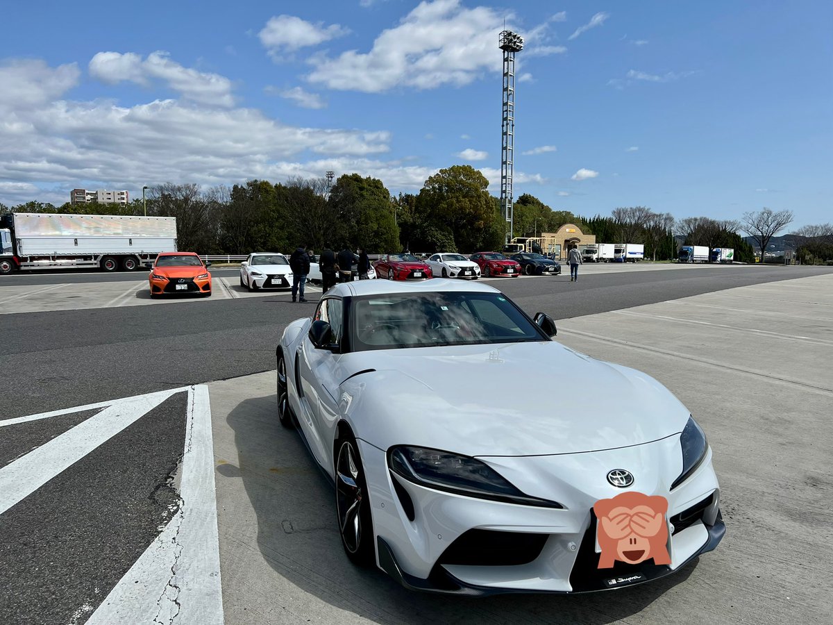 chanlunachan's tweet photo. ひっさびさにLFTに参加できた🔥
#LC #LCコンバーチブル
#LCconvertible
#RCF #GSF
#IS #スープラ https://t.co/NqFgvzcQV0