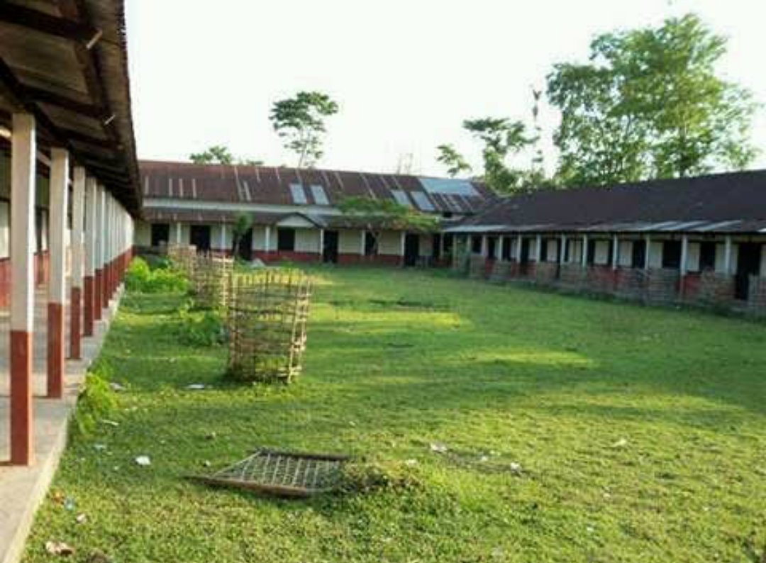 VoiceOfKalain's tweet photo. There is a exam center in Cachar dist which is very much famous for coping and using unfair practices during exam. This same trend has been repeating. No one taking any initiative to restrict such practices. Name of the school is JRHS School, Ganirgram, Cachar,
@ranojpeguassam https://t.co/bsjrBOCsqJ