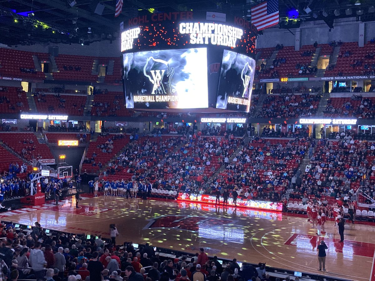 RevShevWLC's tweet photo. BTT, March 19: Got to see this scene previewing 5 championship games to wrap another high school hoops season! Thankful for the great partners and enjoy working along side the players &amp; coaches! Privileged to ref 3 state champs (2G, 1B)…til next season! #lotsofgames #lotsoffun https://t.co/JZDbmANWgu
