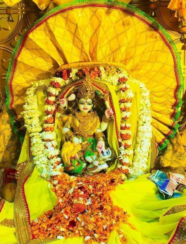baglamukhipuja's tweet photo. माता बगलामुखी शत्रुओं की वाणी एवं बुद्धि को ही कुंठित कर देती है, जिससे शत्रु आपके प्रति षड्यंत्र नहीं कर पाते हैं। https://t.co/TetTp5e29Z