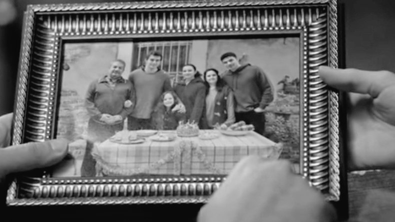 aysilimsi's tweet photo. Dağılmış iki aile ve bunların arasında kaderleri birbirlerine bağlanmış iki kalp...

#AsDor https://t.co/bxibSDFrkL