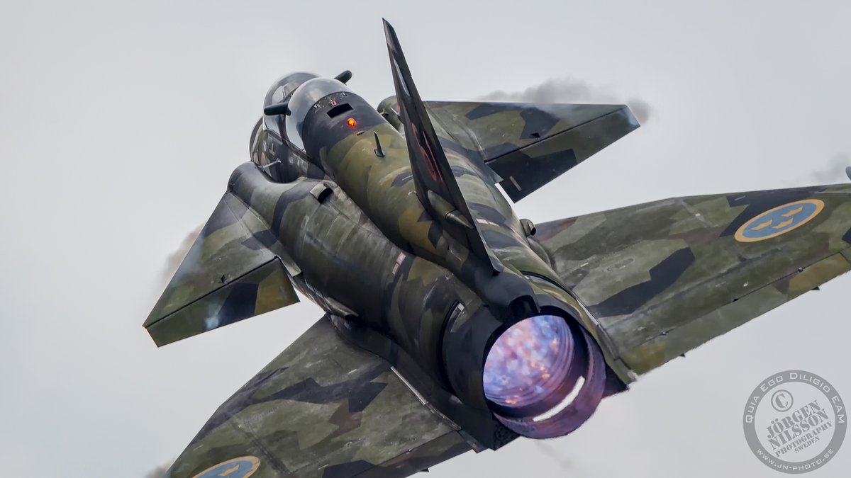 JnAviPhoto's tweet photo. Swedish Air Force Historic Flight's #SAAB Sk 37E Viggen.
#saabsunday https://t.co/vLpqBEFy2c