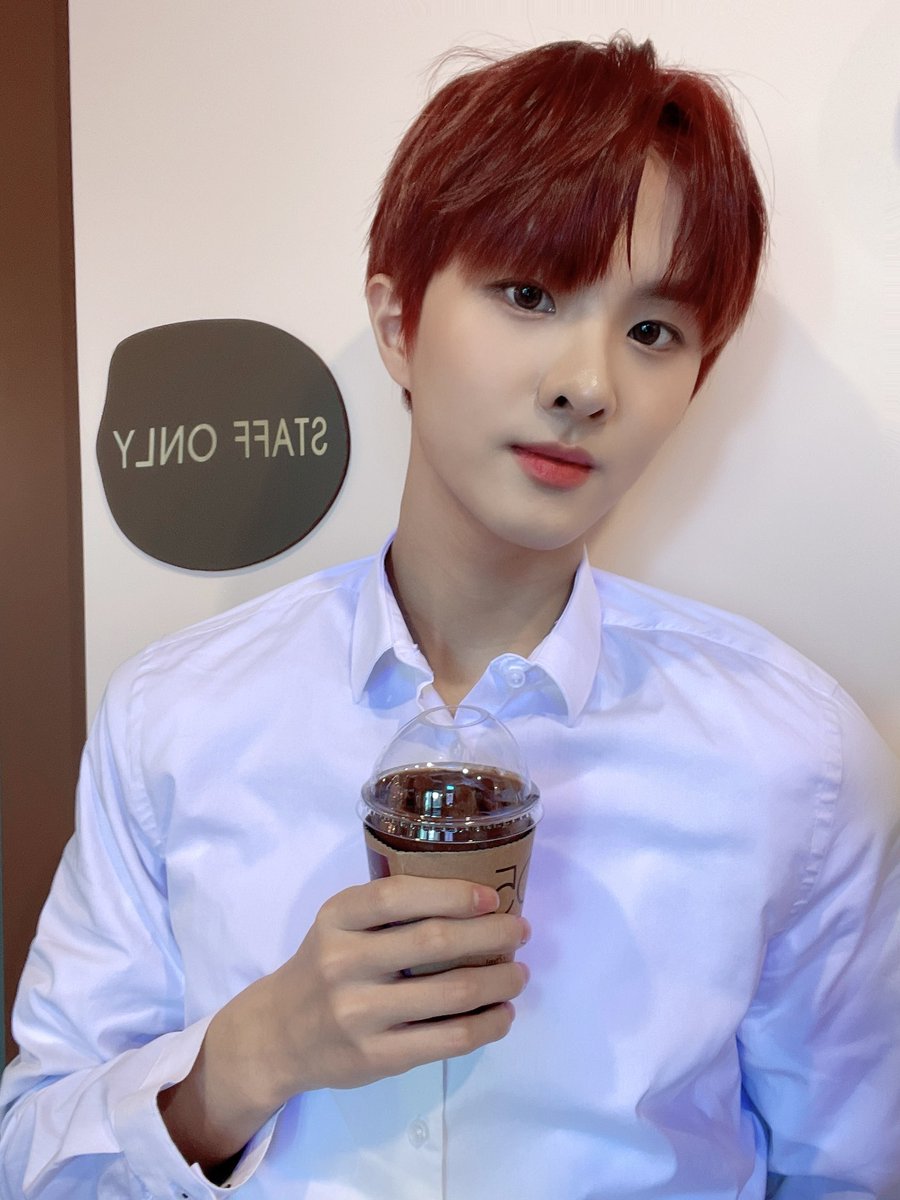 KINGDOM_peru's tweet photo. 『 TWITTER | «19.03.22»』

[IVAN👑]

Ven conmigo en los días lluviosos~~ 🎶🐰

#KINGDOM #킹덤 #IVAN #아이반
@KINGDOM_GFent

Esp: @KINGDOM_peru https://t.co/bvsZKvzgBC