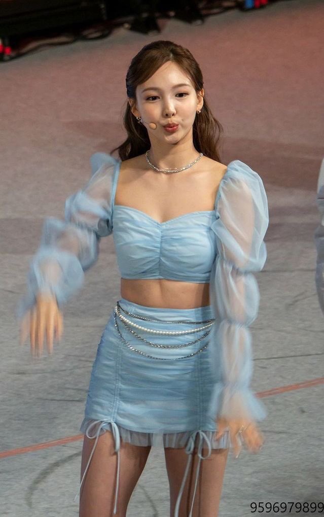 nayeonsfile's tweet photo. i’m obsessed with this nayeon https://t.co/R25lmMzcih