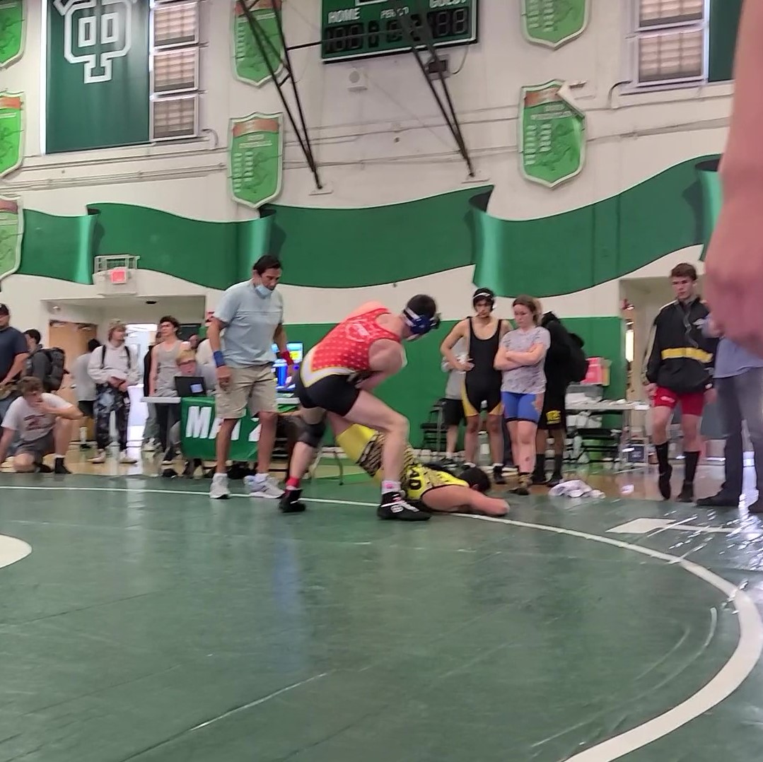ChrisCapo152's tweet photo. Representing Peterson Grapplers today at the Freestyle &amp; Greco Tournament. Thank you to my PG training partners and Coach Brian Peterson. #petersongrapplers @calUSAwrestling @CalGrappler @theopenmat @USAWrestling https://t.co/nmZ91WXBNh