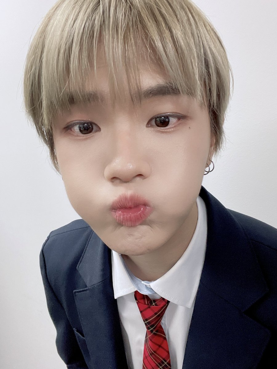 KINGDOM_peru's tweet photo. 『 TWITTER | «19.03.22»』

 [CHIWOO👑]

Chiwoo en uniforme~~😘😘
¡¡Te amo kingme!!ㅎㅎ❤️❤️❤️

#KINGDOM #킹덤 #CHIWOO #치우
@KINGDOM_GFent

Esp: @KINGDOM_peru https://t.co/UCglDyUlVC