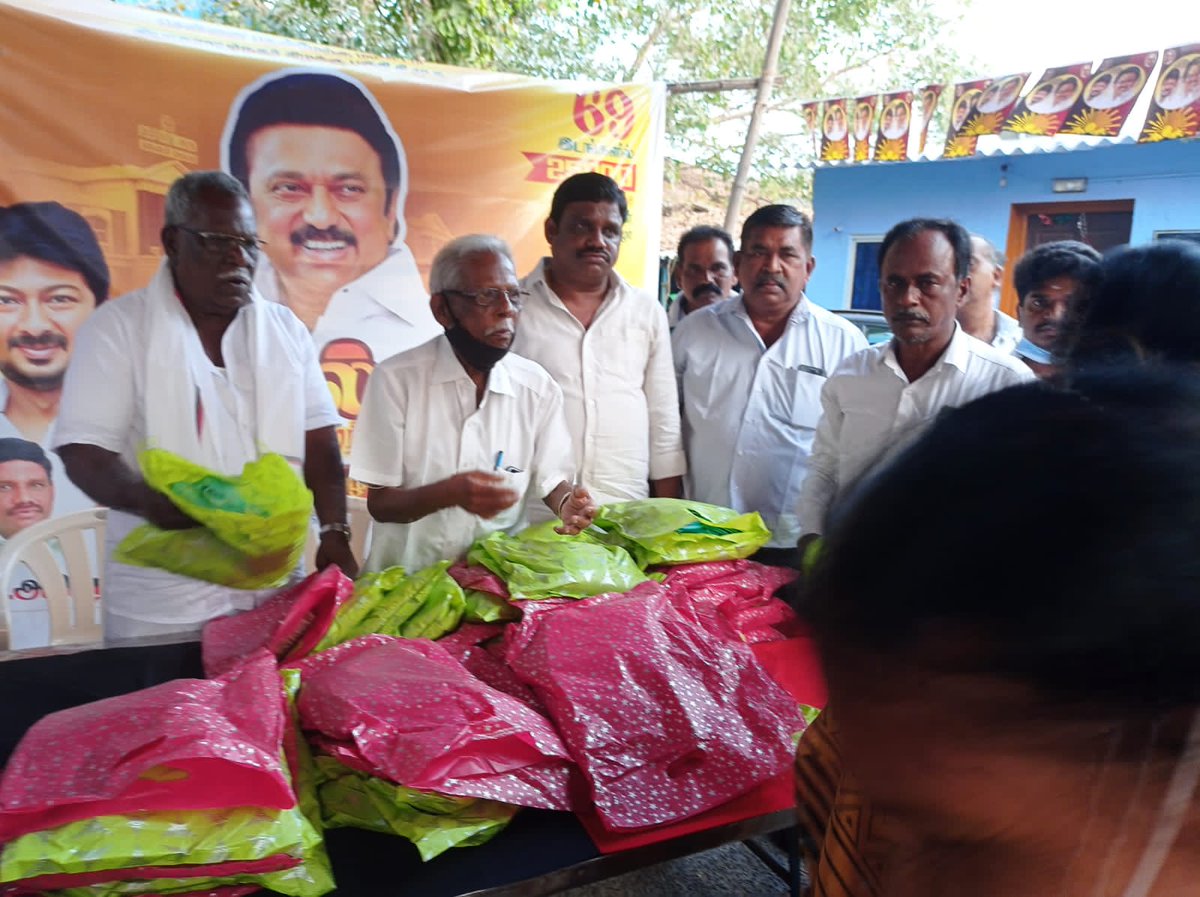 MSPalani20's tweet photo. "நம்ம முதல்வர்" பிறந்த நாள் விழா 132வது வட்டத்தில் வெகு சீரோடும் சிறப்போடும்  நடைபெற்றது. உடன் கழக முன்னோடிகள் மற்றும் கழக நிர்வாகிகள் கலந்துகொண்டனர்.
@mylaivelu71 
@JkarunanithiMLA https://t.co/9sSXADCDG9