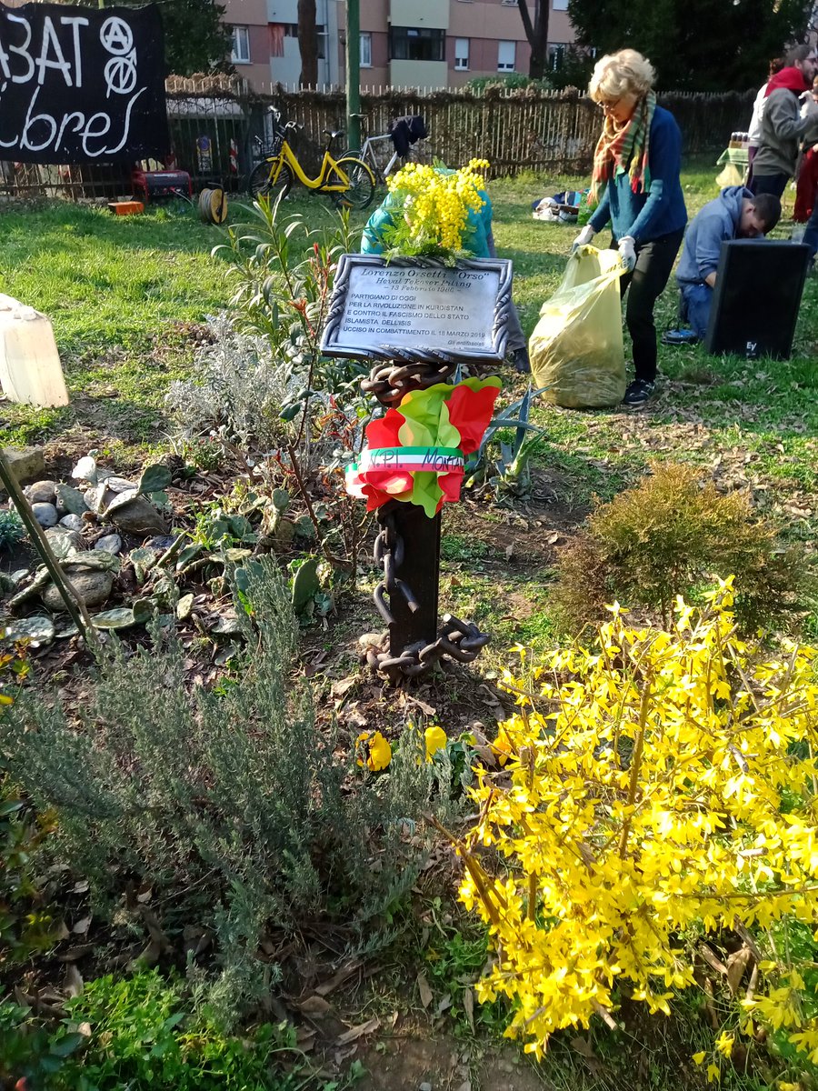 mimmoef's tweet photo. INCONTRO SPONTANEO IN RICORDO DI LORENZO ORSETTI, PARTIGIANO CADUTO PER LA LIBERTÀ
Sabato 19 Marzo, 2022
15.30,
Corso Allamano 40
Giardini "Lorenzo #Orsetti"
#Torino
#orsovive
Foto e video qui
https://t.co/abxVTRF3xU https://t.co/jDCEeTQO5r