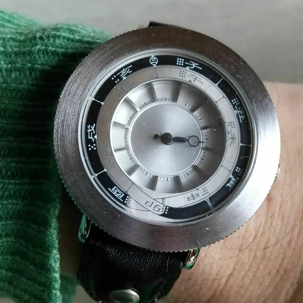 chronotron2's tweet photo. 時間に縛られない日曜日はキャストプランニングの江戸之刻一針仕様で。
今は羊の刻(八つ刻)。そろそろおやつにしましょうか。

#今日の時計 #キャストプランニング #江戸之刻 #不定時法 #todayswatch #castplanning #edonotoki #temporalhoursystem #tw https://t.co/b7quWqvqlW