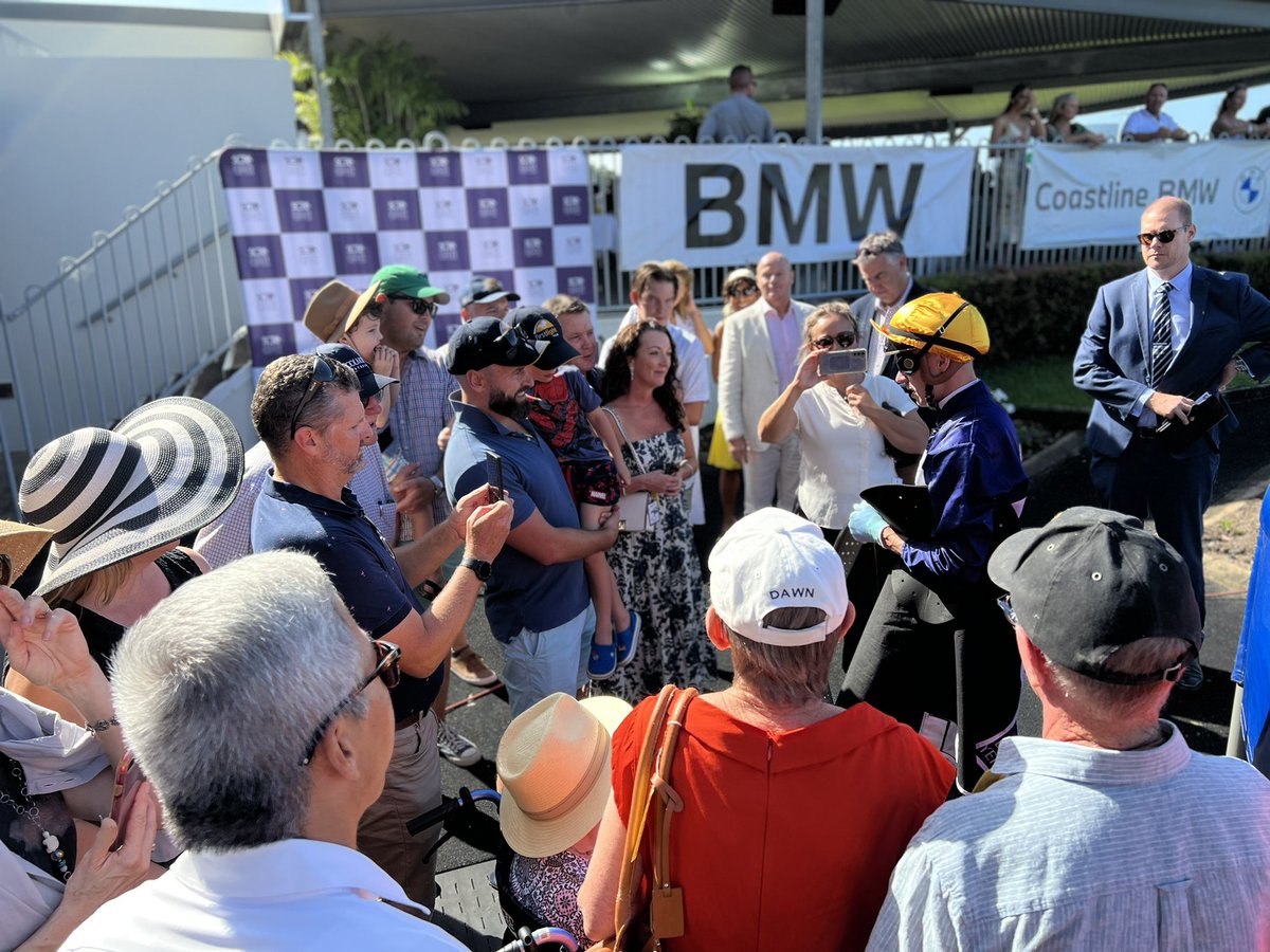 stable_boss's tweet photo. A large group of owners welcome back jockey Jimmy Orman after winning aboard Amore Veloce. @scturfclub  @JimmyOrman @FirstLight_FLR https://t.co/QeXXwV9lgO