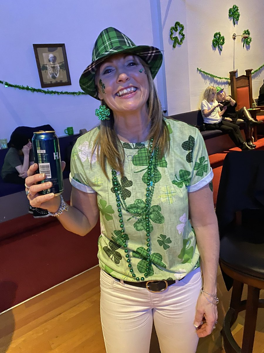 StarlightBC's tweet photo. St. Patty’s party tonight benefitting Starlight hosted by the Oddfellows Lodge #90…great music, great dancing and a sea of green! https://t.co/JZvuCBgM8T