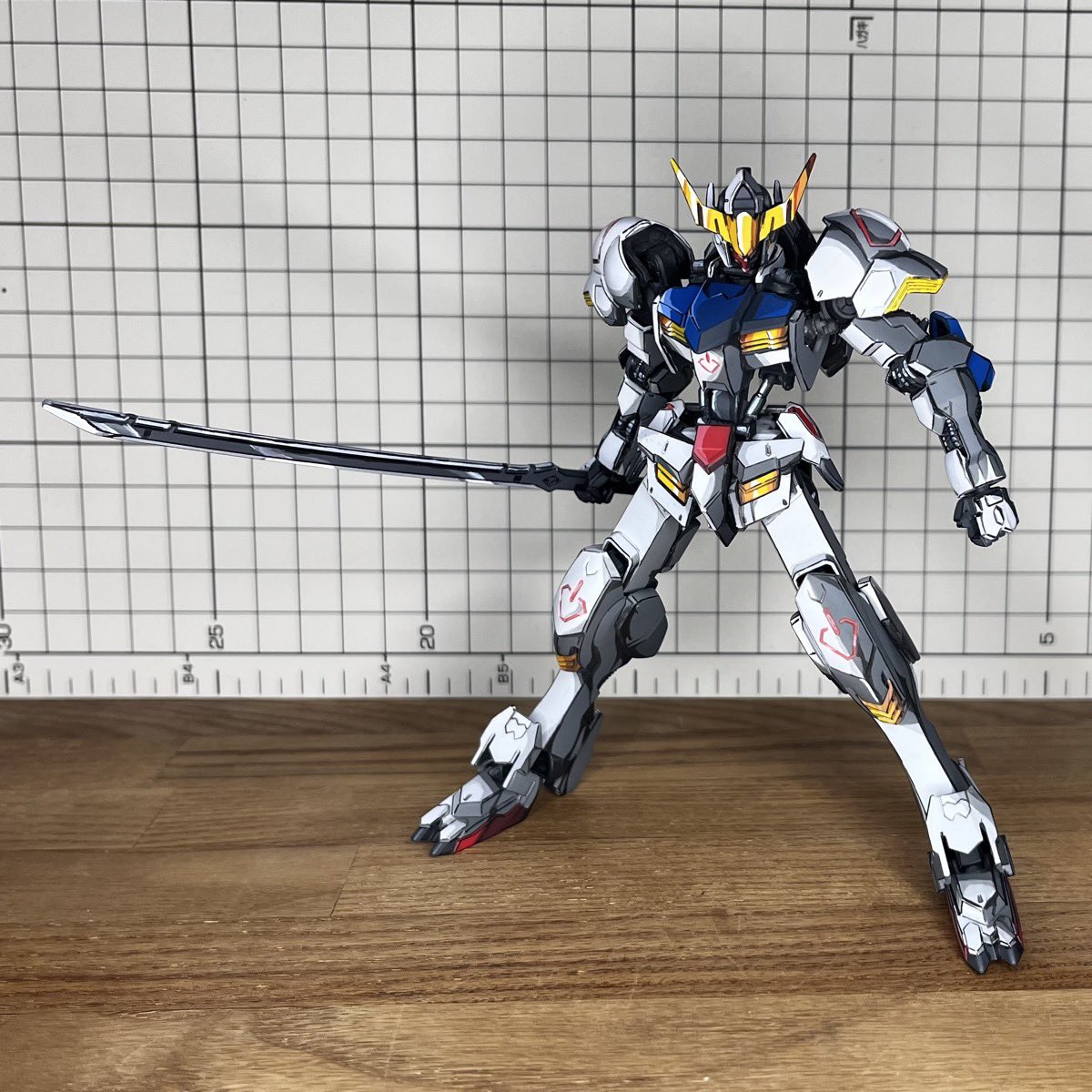ガンダム バルバトス 鉄血のオルフェンズ 塗装済 完成品 イラスト風模型 イラスト風塗装 アニメ塗り Www Amrapalihotel Com
