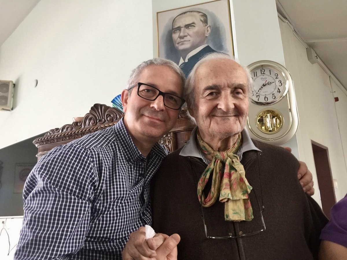 drsinanibis's tweet photo. Yaş almış büyüklerimiz için en acı zaman bağımlı olduklarını ve dolayısıyla insanlara yük olduklarını hissettikleri andır. Gençliklerini biz çocuklarına feda eden büyüklerimize hizmet hepimiz için kutsal bir vazife olmalıdır. #flaviusklinik #kasev #drsinanibiş https://t.co/vjrRKUROA0