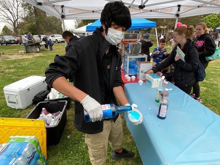 MercedYouth's tweet photo. Some of our Merced Youth Council members were able to help at the Park Crawl this afternoon! https://t.co/aGClXZSf1b