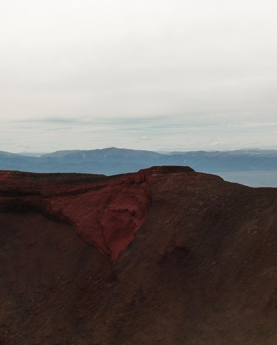 JoshTweedie's tweet photo. Two Truths and a Lie. You make the choice:

- Another planet
- A movie set
- A great New Zealand hike

#canonnz #mtdoom #tongarirocrossing #redcrater #hikingadventures #findyourpeaknz #NZMustDo #exploringourglobe #depthsofearth #allaboutadventures #outdoortones @CanonNZ https://t.co/9Wi10gYZSI