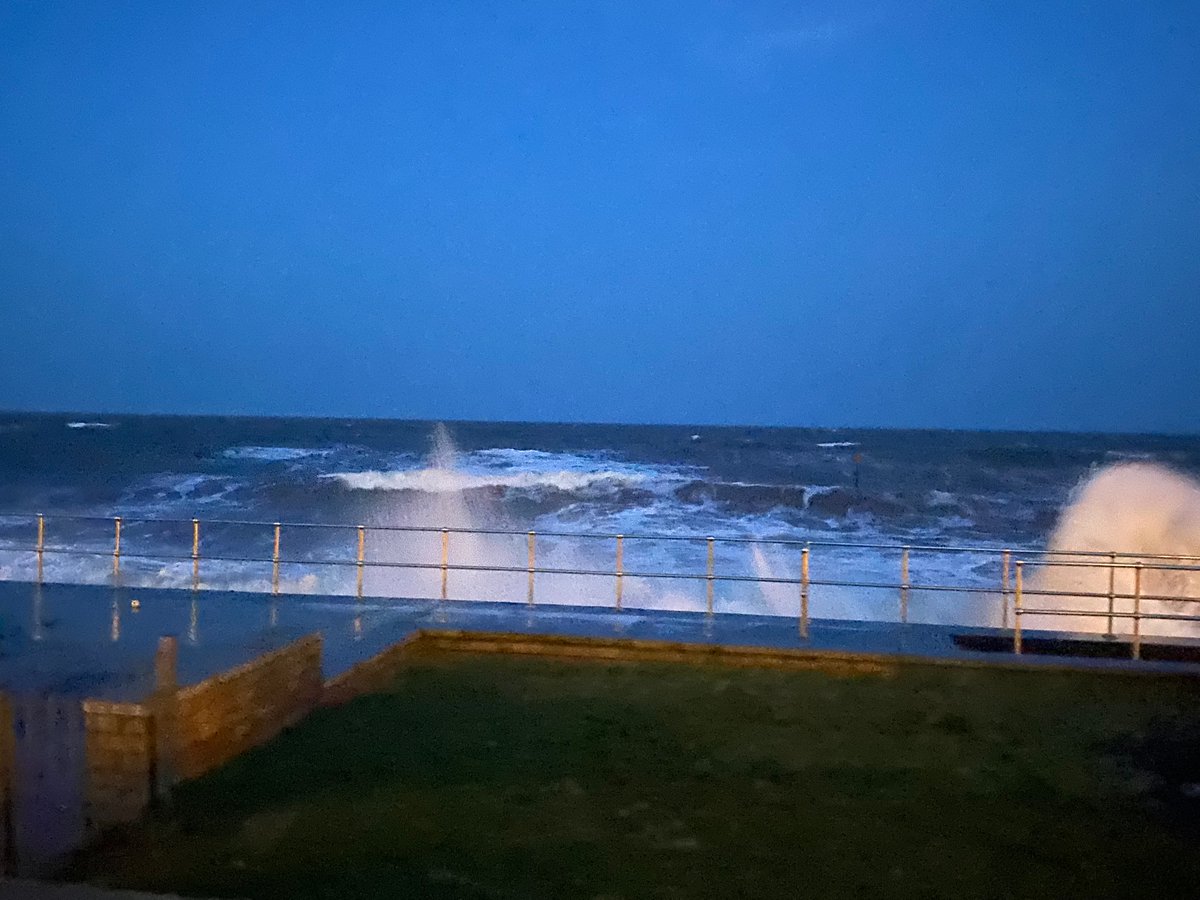 Proper banging along Teignmouth seafront last night - pics can’t give scale of the waves 🌊