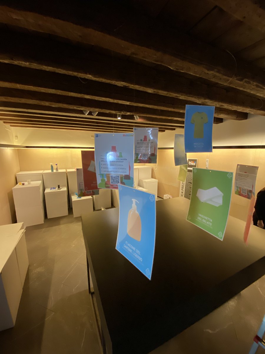 MuDeFri's tweet photo. 🖌♻️🏆Ultimo giorno di #udw22 ricco di appuntamenti: dalle 16 alle 19 ultima apertura delle Gallerie del Progetto in collaborazione con @Corepla_Riciclo e @uniud e alle ore 16.00 le premiazioni del premio #udinedesignweek22 sempre a Palazzo Morpurgo🏆♻️🖌 #mudefri #20marzo #art https://t.co/jYdzIOPqEY