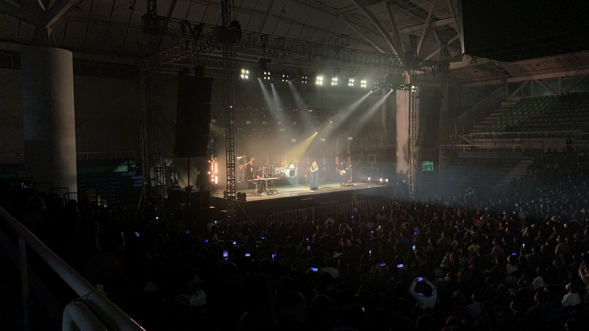 QueridaMar's tweet photo. Apenas si alcanzamos el bus hacia CDMX, viajamos de noche para volar muy temprano hacia Mérida, todo por @laorejadevgogh ❤️ y por la amistad que nos une. ¡Qué bonita noche de concierto en Xalapa! https://t.co/j5fcV9o6Xn