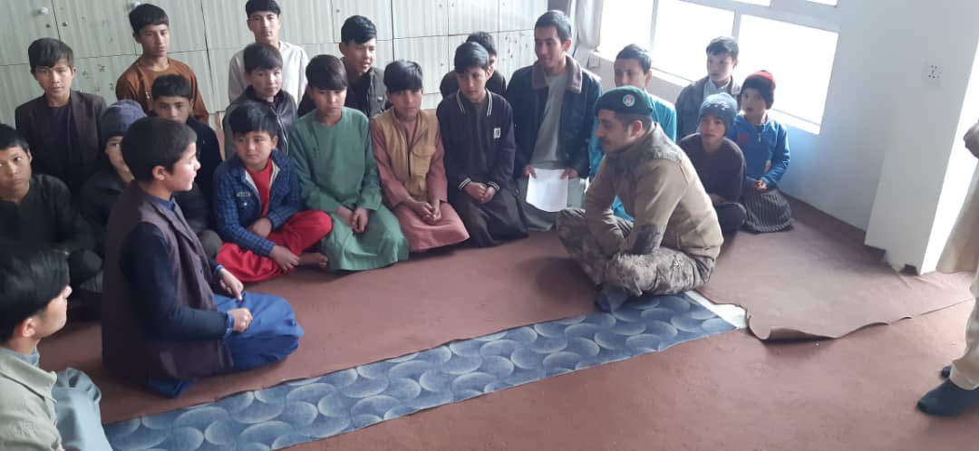 📍 Afganistan 

🖇Afganistan / Mezar-ı Şerif Başkonsolosu Semih Lütfü Turgut Bey ve ekibi ile Özel Harekat Polisleri’miz ANDA Afganistan Muhsin Yazıcıoğlu Yetimhane’mizi ziyaret ederek yetimhanemizdeki çocuklarımıza çeşitli hediyeler verdiler.