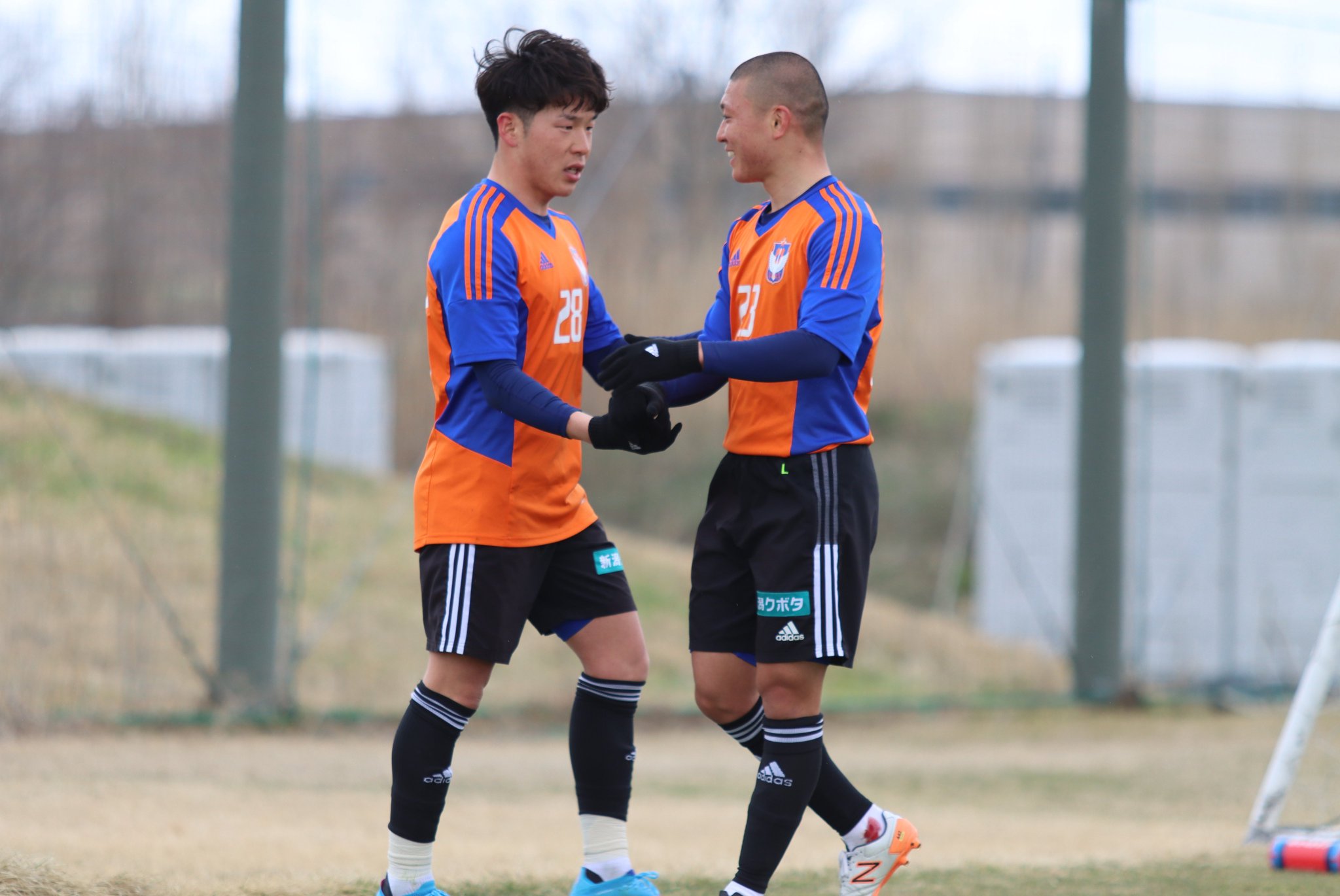 アルビレックス新潟 練習試合 新潟医療福祉大学 試合結果 本日 トップチームが 新潟医療福祉大学 と練習試合をおこない 5 0で勝利 矢村健 選手 小見洋太 選手 新潟u 18の 石山青空 選手 森田翼 選手などのゴールで快勝しました