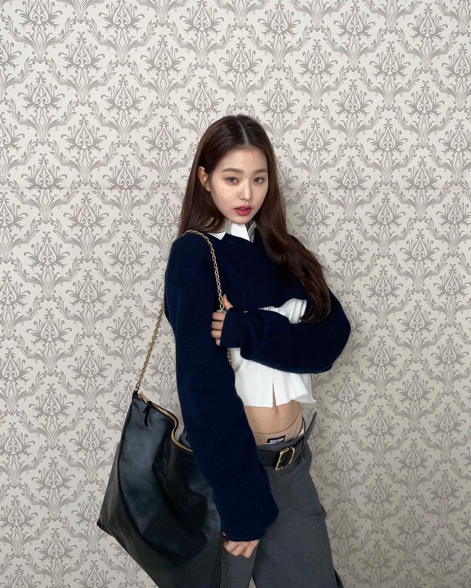wonyoung pics tweet media