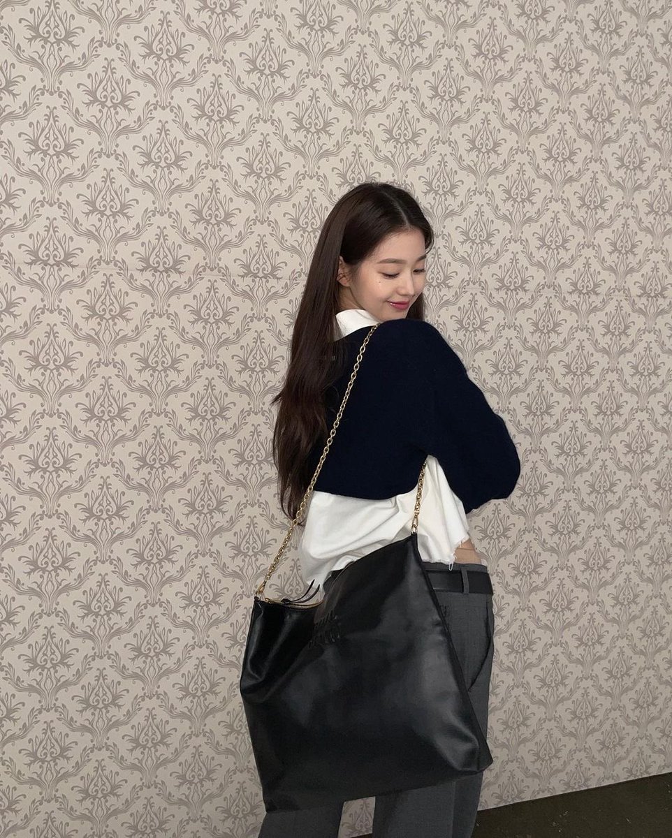 wonyoung pics tweet media